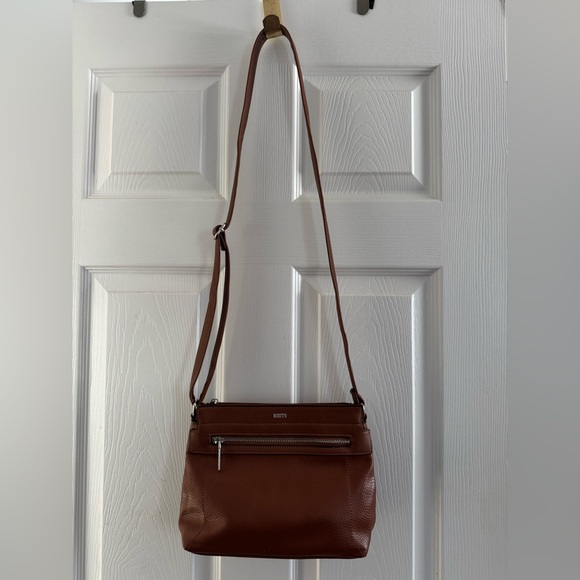 Roots Tan Leather Crossbody Bag - Picture 11 of 12